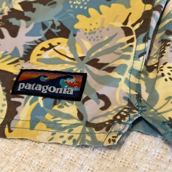 Patagonia Men XL Stretch Wavefarer Volley Shorts 16" Inseam 6 Sea Plants Print - Picture 12 of 14